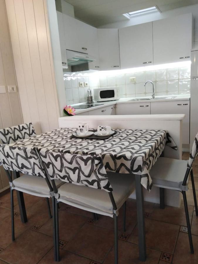 House Lilu - Luminoso Monolocale Apartment Arona  Ngoại thất bức ảnh