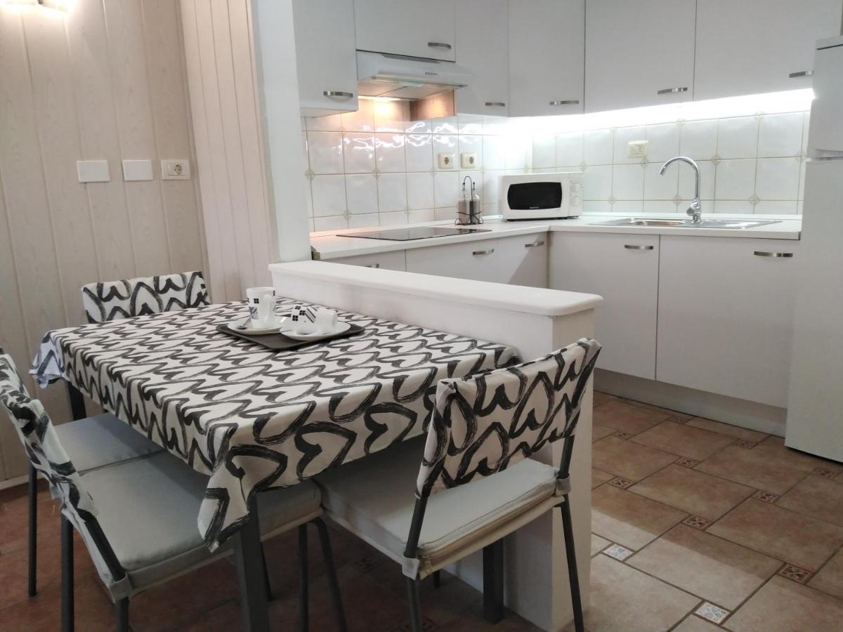 House Lilu - Luminoso Monolocale Apartment Arona  Ngoại thất bức ảnh